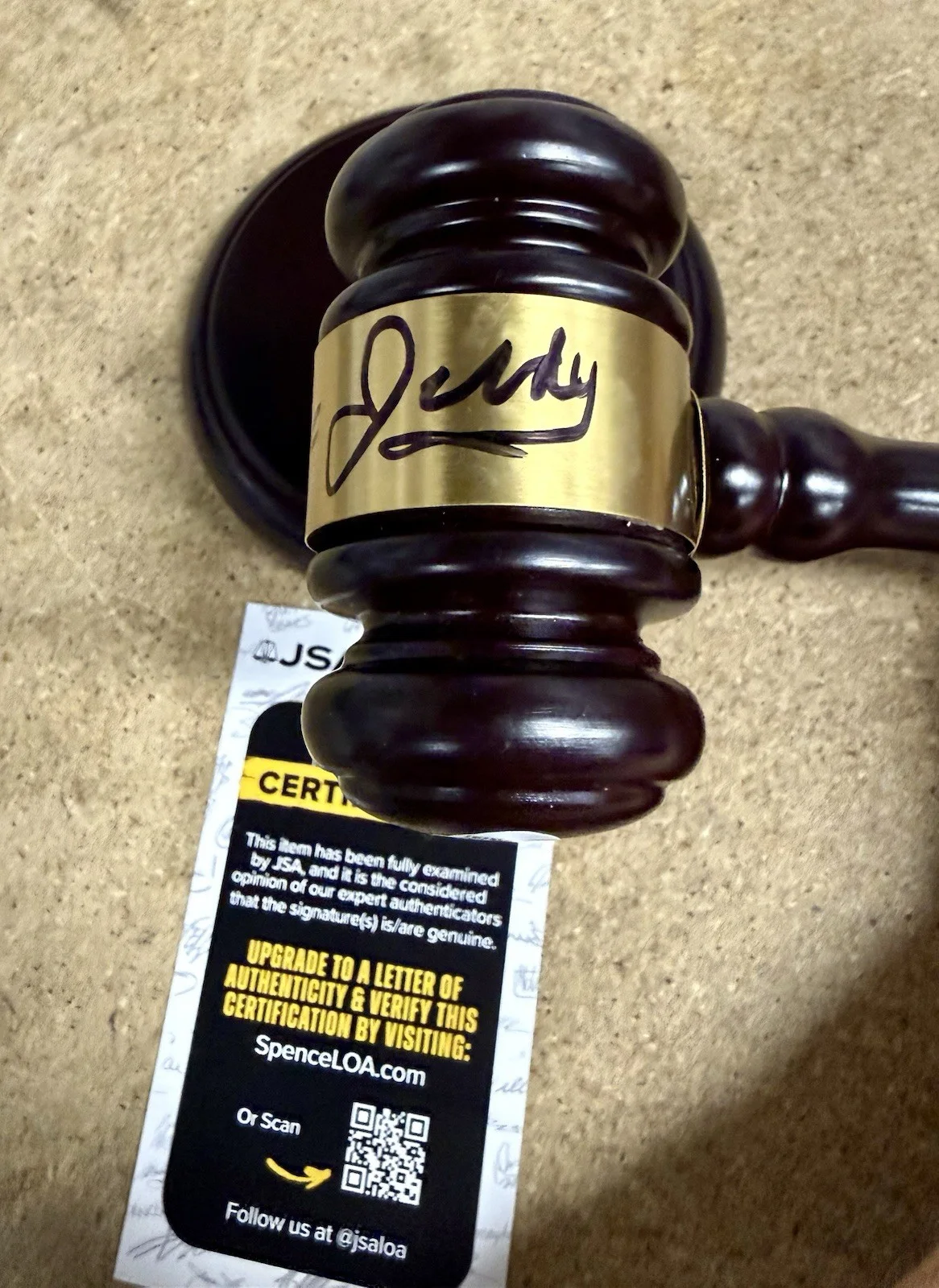 Judge Judy Sheindlin — ⚖️ Judge Judy Sheindlin Signed Courtroom Gavel Autograph With JSA COA, image 4
