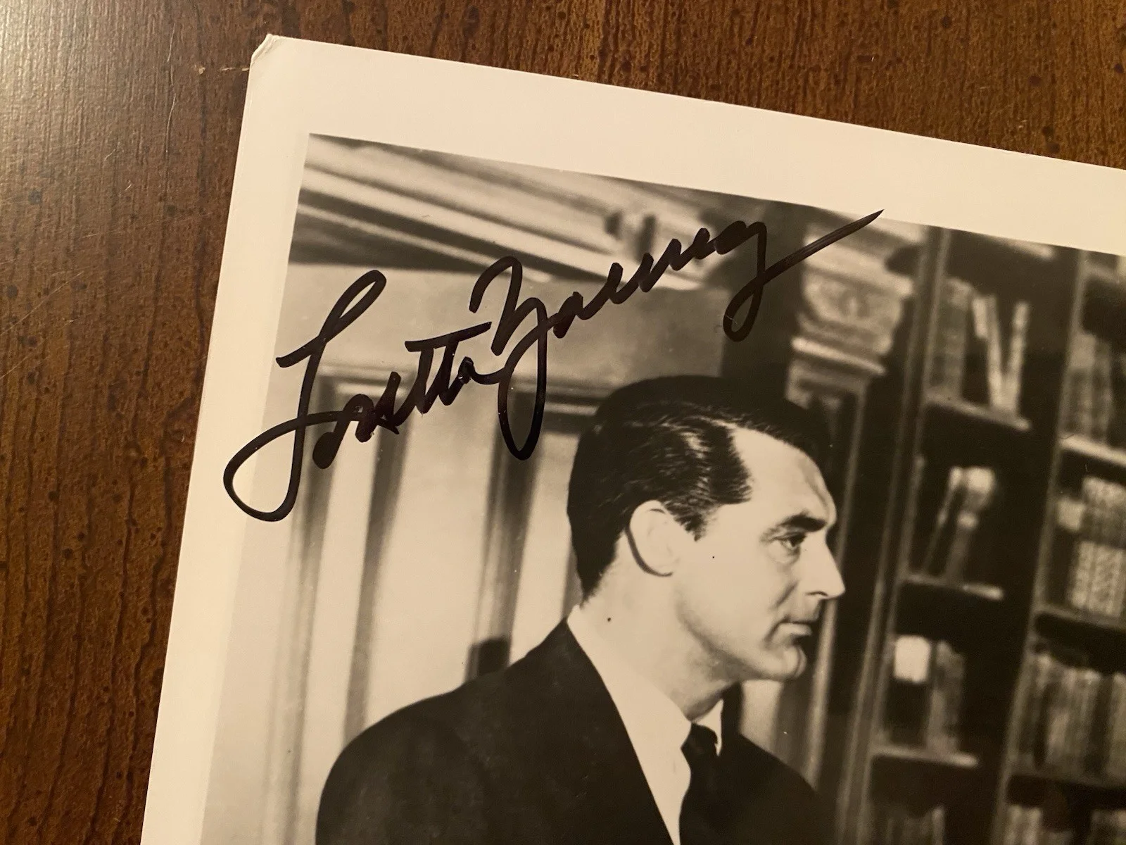 Loretta Young — Loretta Young Signed Autographed Photo With COA The Bishop’s Wife Trio, изображение 2