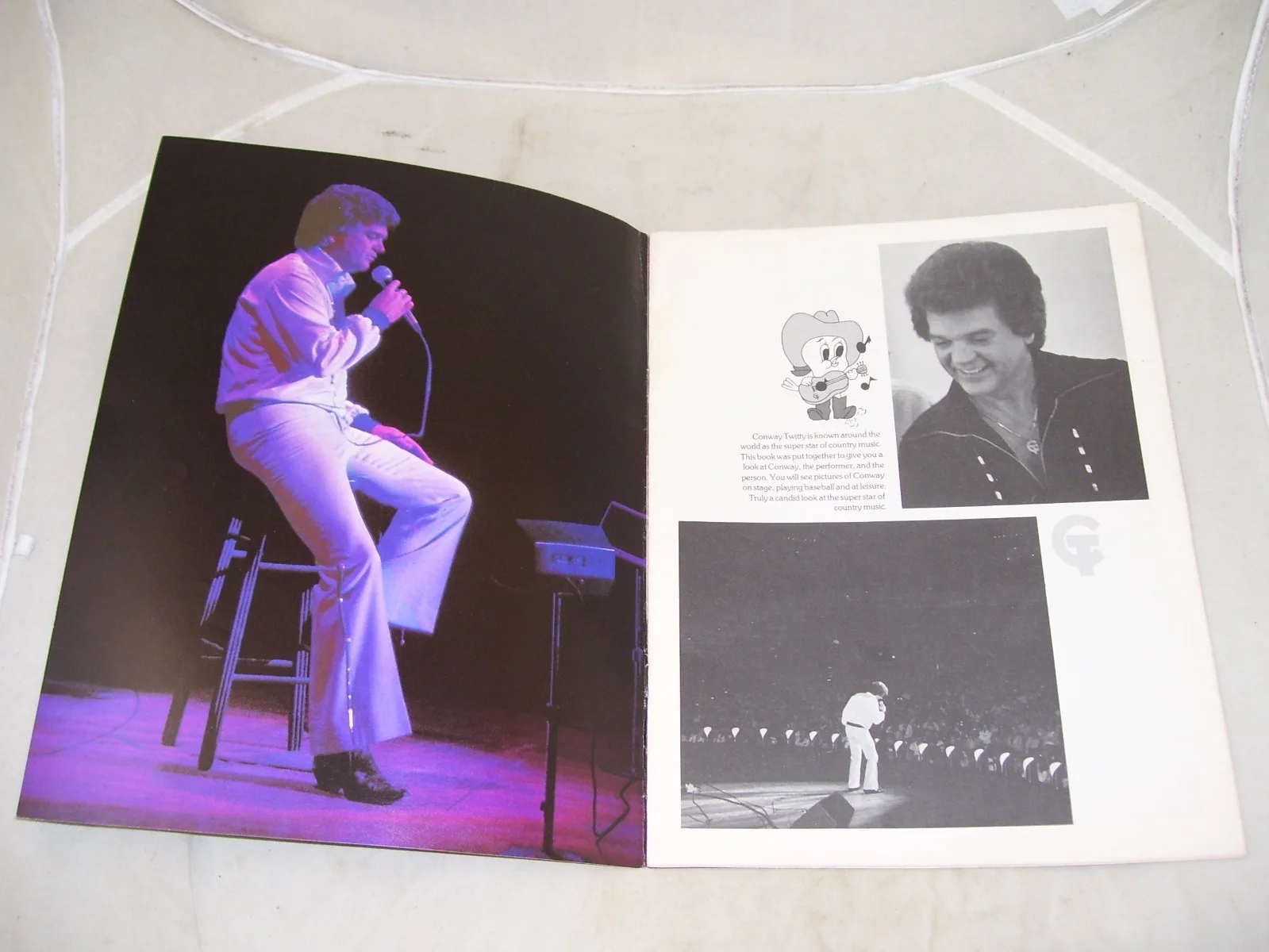 Vintage Conway Twitty Autographed Signed Photo w/ Loretta Lynn & Concert Program, image 5