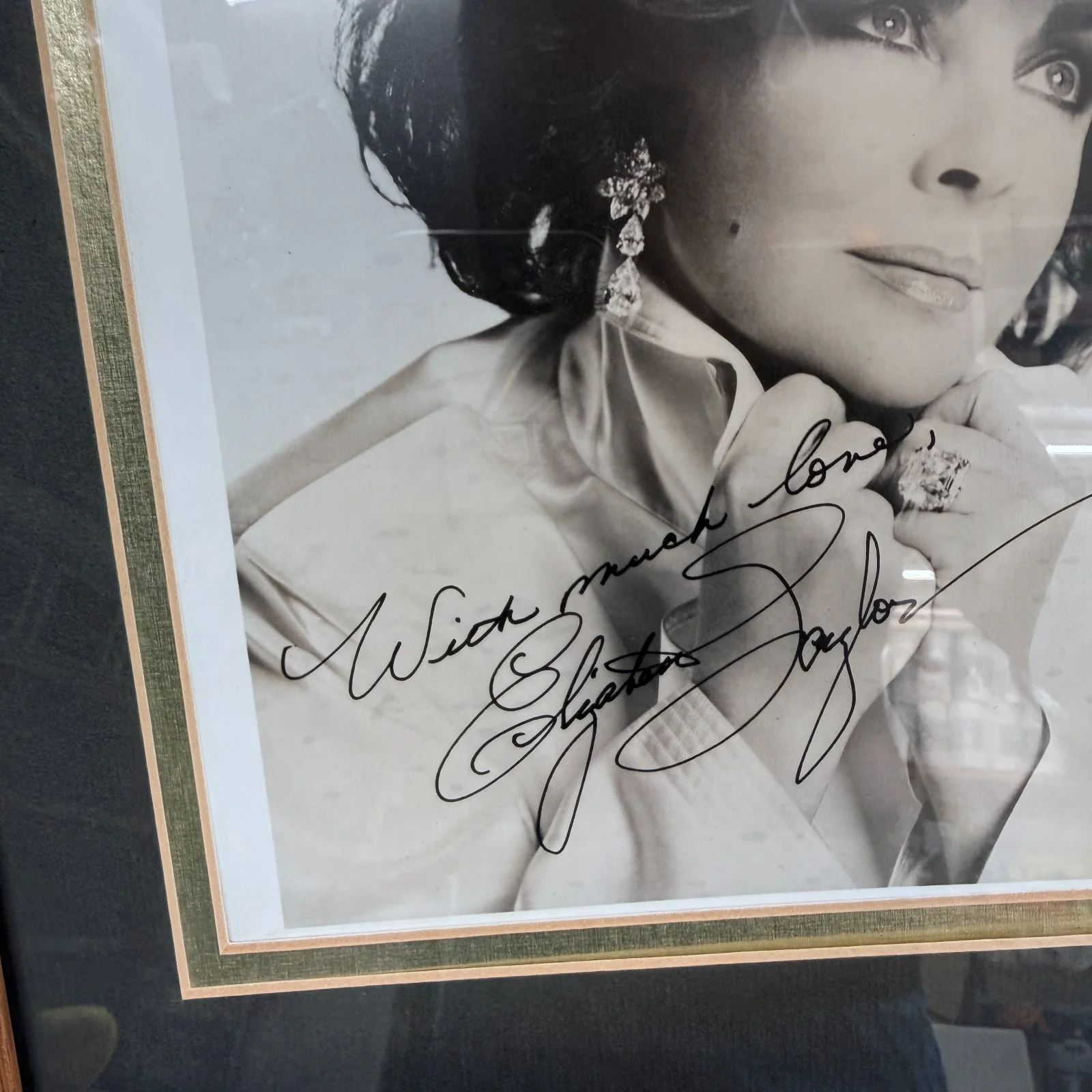 Elizabeth Taylor — Elizabeth Taylor Autographed Signed Photo B&W 8"x10" Bruce Weber 1991 Pre-Print, image 2