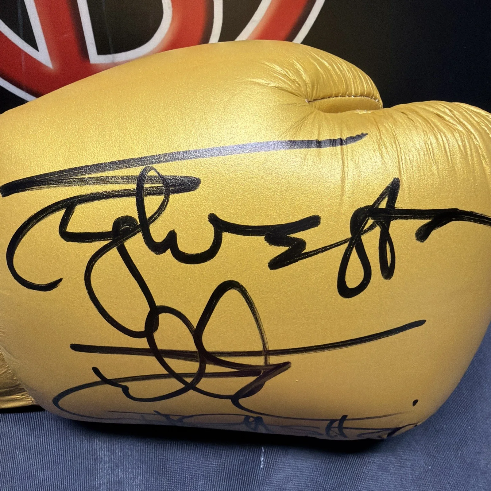 Sylvester Stallone, Talia Shire — Sylvester Stallone & Talia Shire Autographed ROCKY Tuf-Wear Glove ASI Proof, изображение 2