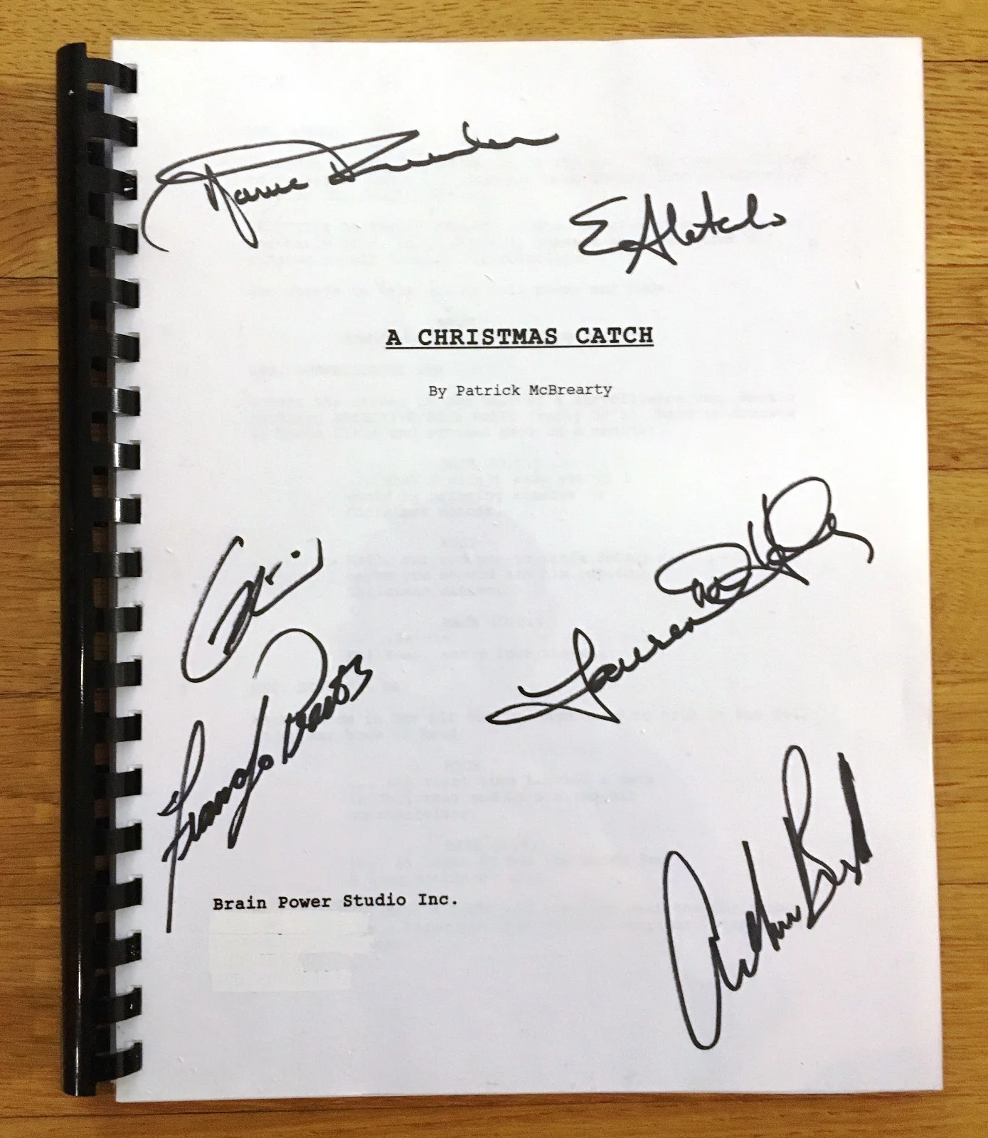 Cast members: Emily Alatalo, Franco Presti, More — Signed Movie Script Christmas Catch Emily Alatalo Presti cast Auto Rare, изображение 2