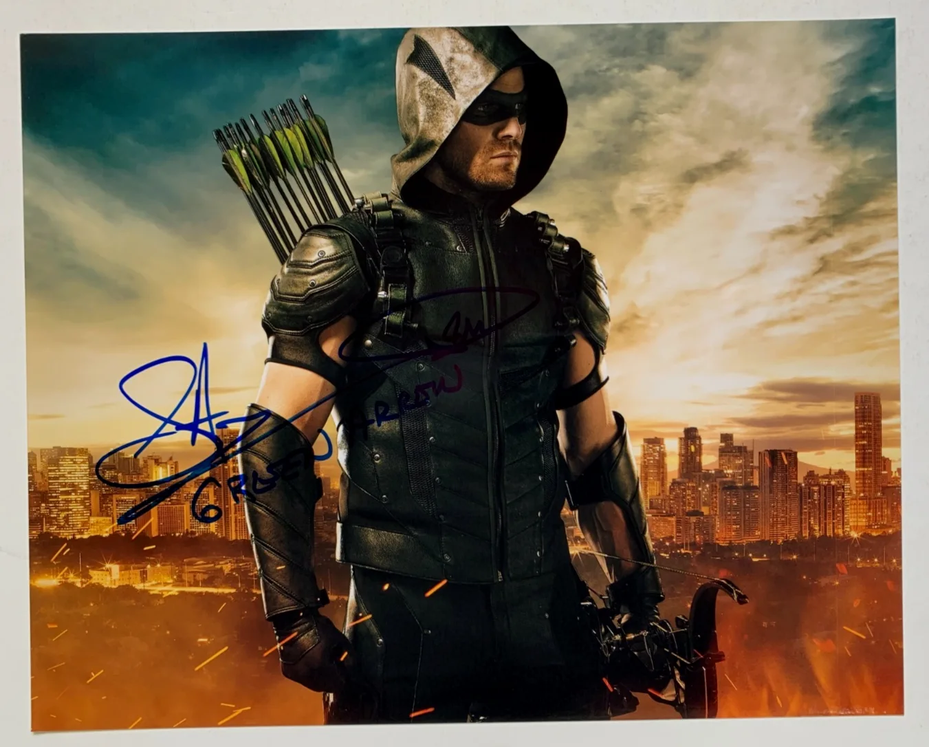 Stephen Amell — STEPHEN AMELL "Green Arrow" signed photo, with COA, 8x10