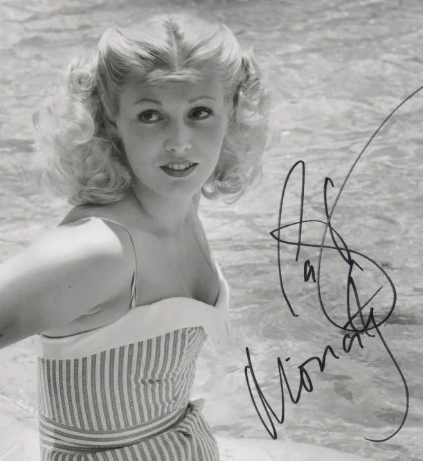 CATHY MORIARTY signed RAGING BULL 8x10 uacc rd coa BEAUTIFUL CLOSEUP IN SWIMSUIT, изображение 2