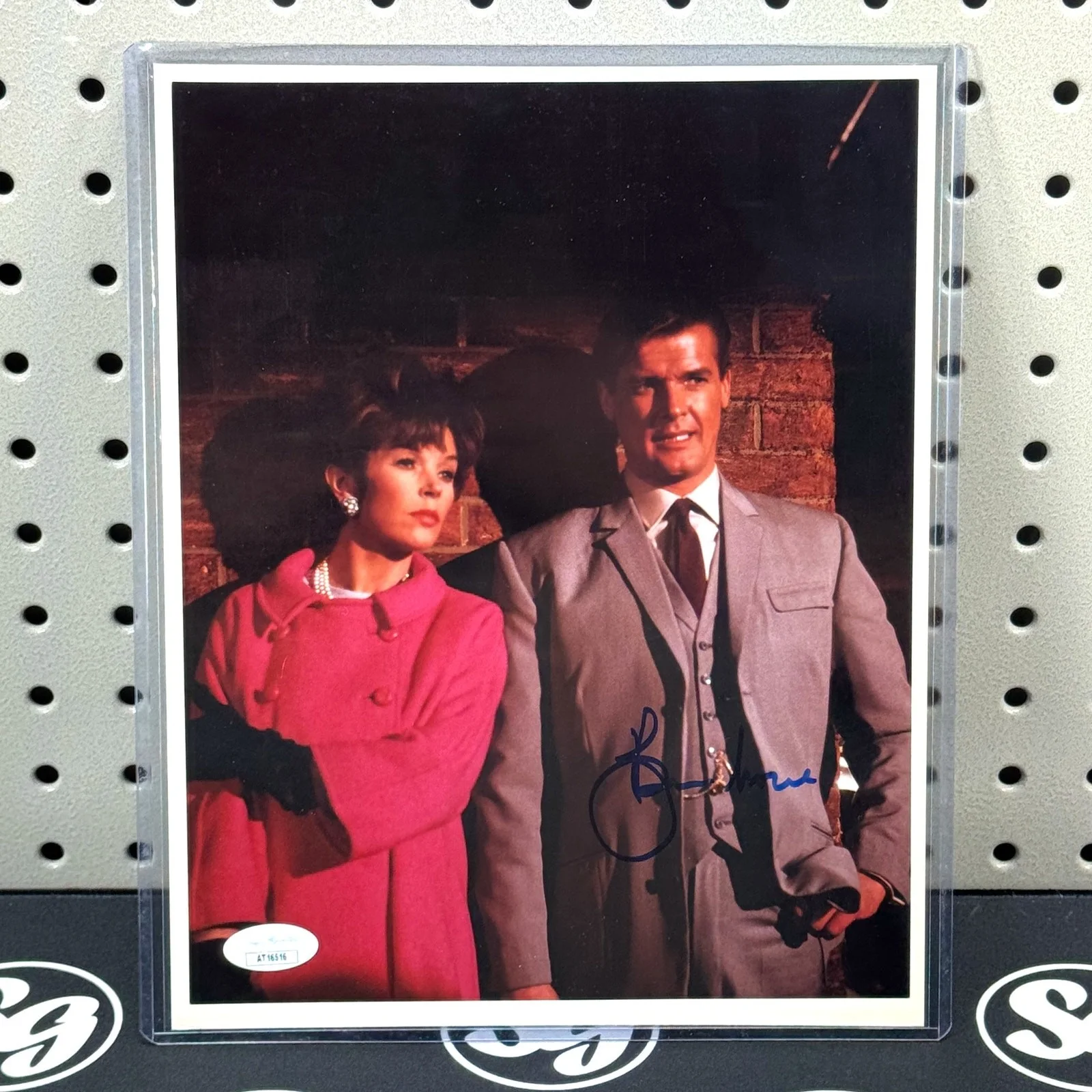Roger Moore — SIR ROGER MOORE Signed 8x10 "The Saint" Series Photo JSA Certified Auto Picture