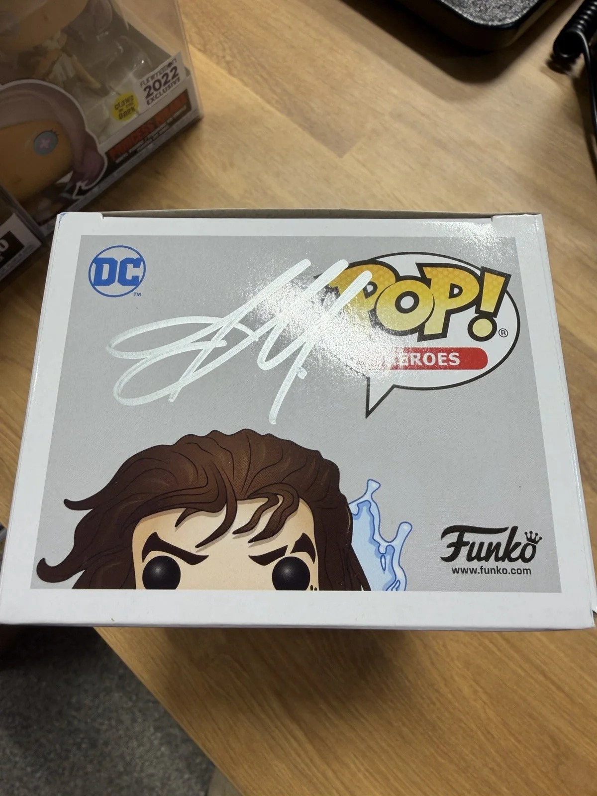 Jason Momoa — Jason Momoa 2x Signed DC Legion Aquaman Funko POP! #210 Event Autograph NO COA, изображение 2