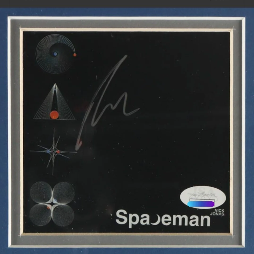 NICK JONAS of Jonas Brothers " Spaceman " Hand Signed Autograph CD Frame Display, image 2