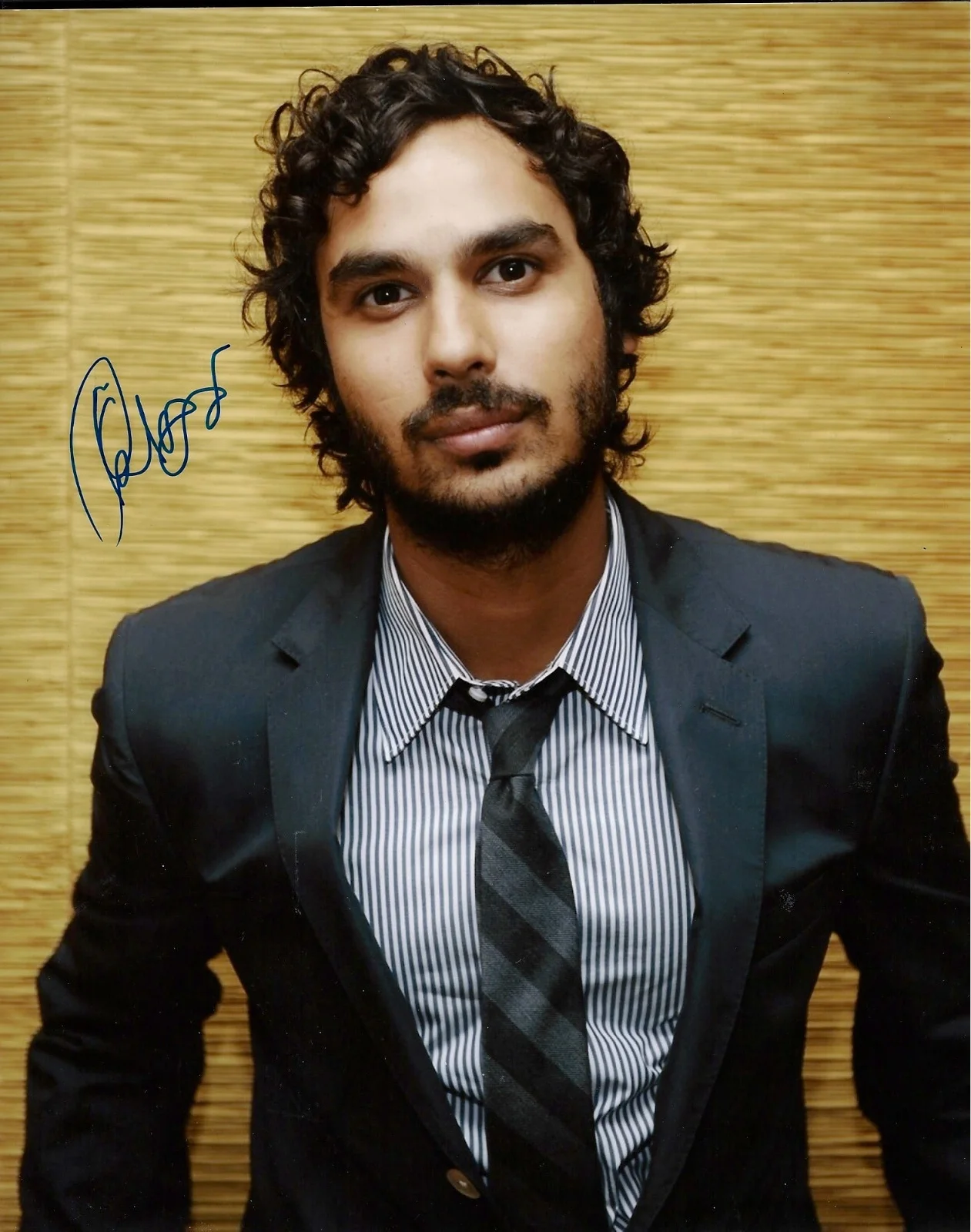 Kunal Nayyar — Kunal Nayyar signed 8X10 photo In Person Proof - The Big Bang Theory, Raj
