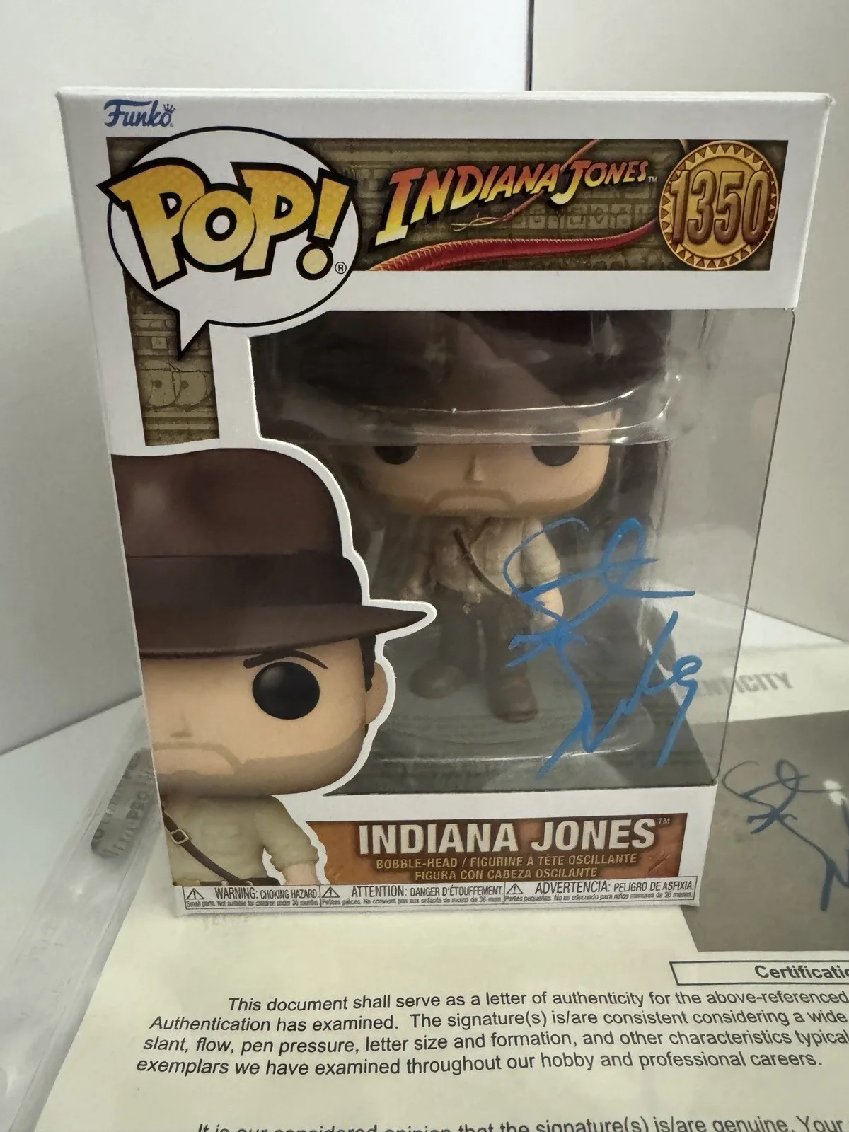 STEVEN SPIELBERG — STEVEN SPIELBERG SIGNED AUTOGRAPH FUNKO POP 1350 INDIANA JONES JSA LOA, изображение 2