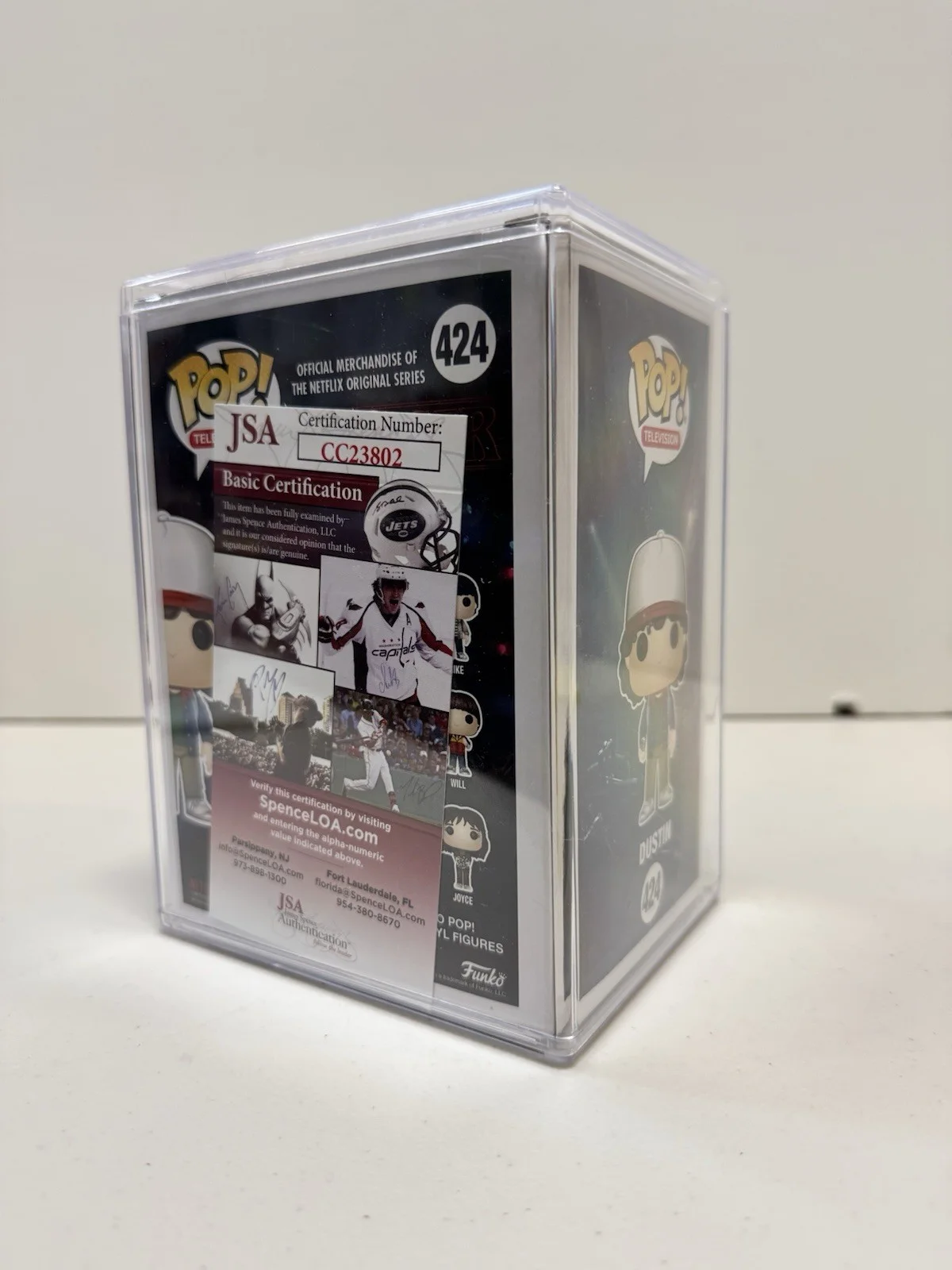 Gaten Matarazzo — Funko Pop Stranger Things Dustin 424 Signed Gaten Matarazzo Barnes & Noble JSA, изображение 2