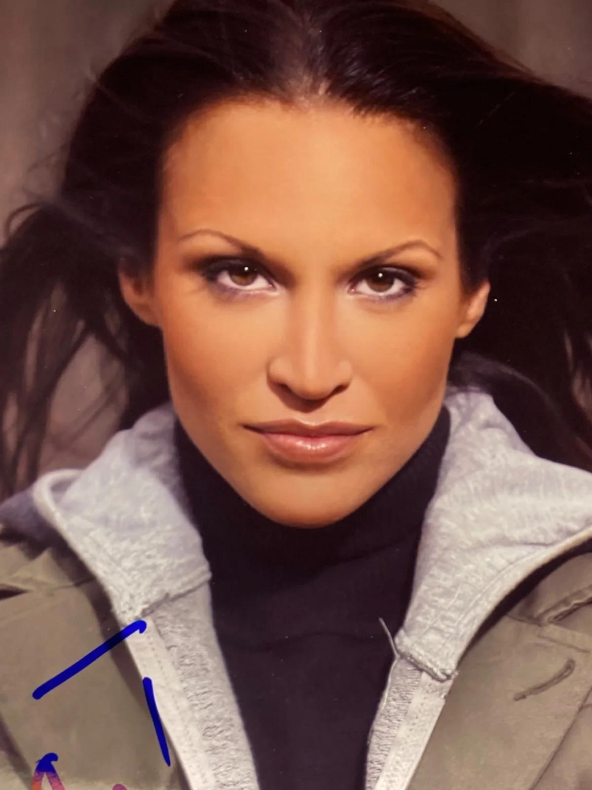 Hand SIGNED Tia Texada 8x10 Photo - Third Watch, Maybelline Model, Actress, etc, image 4