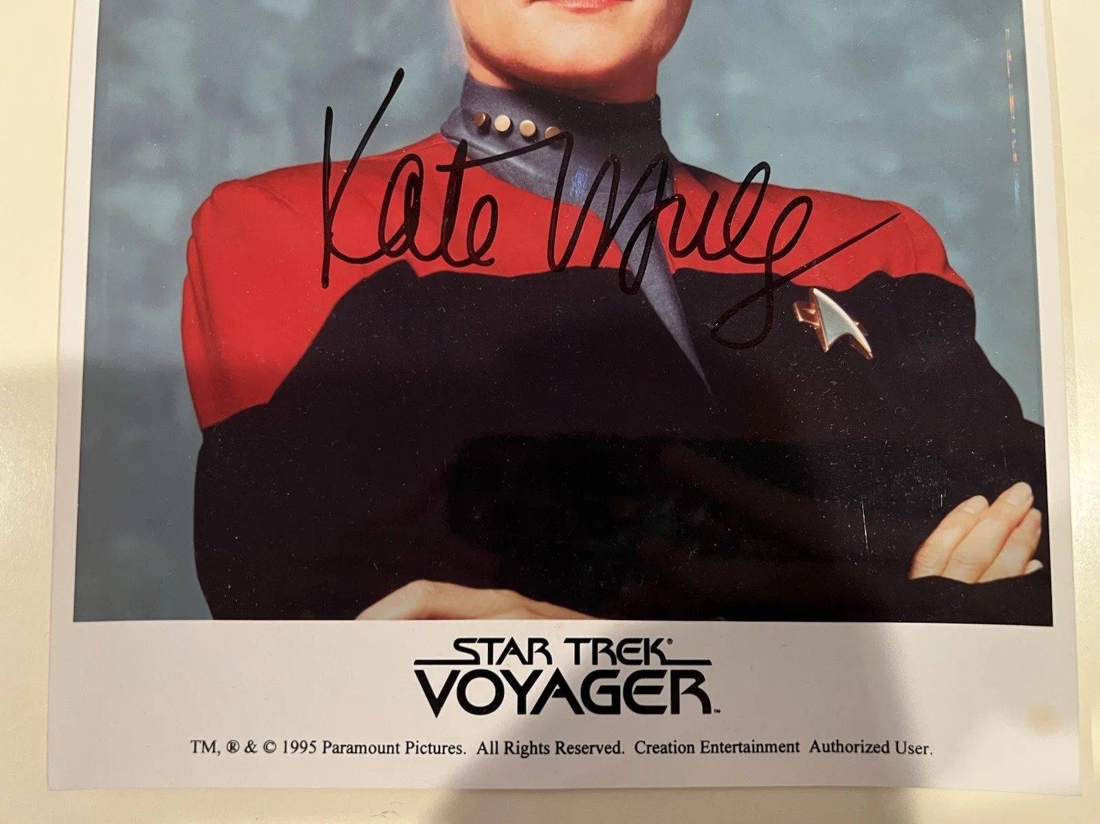 Kate Mulgrew — Kate Mulgrew Star Trek Voyager Autographed 8x10