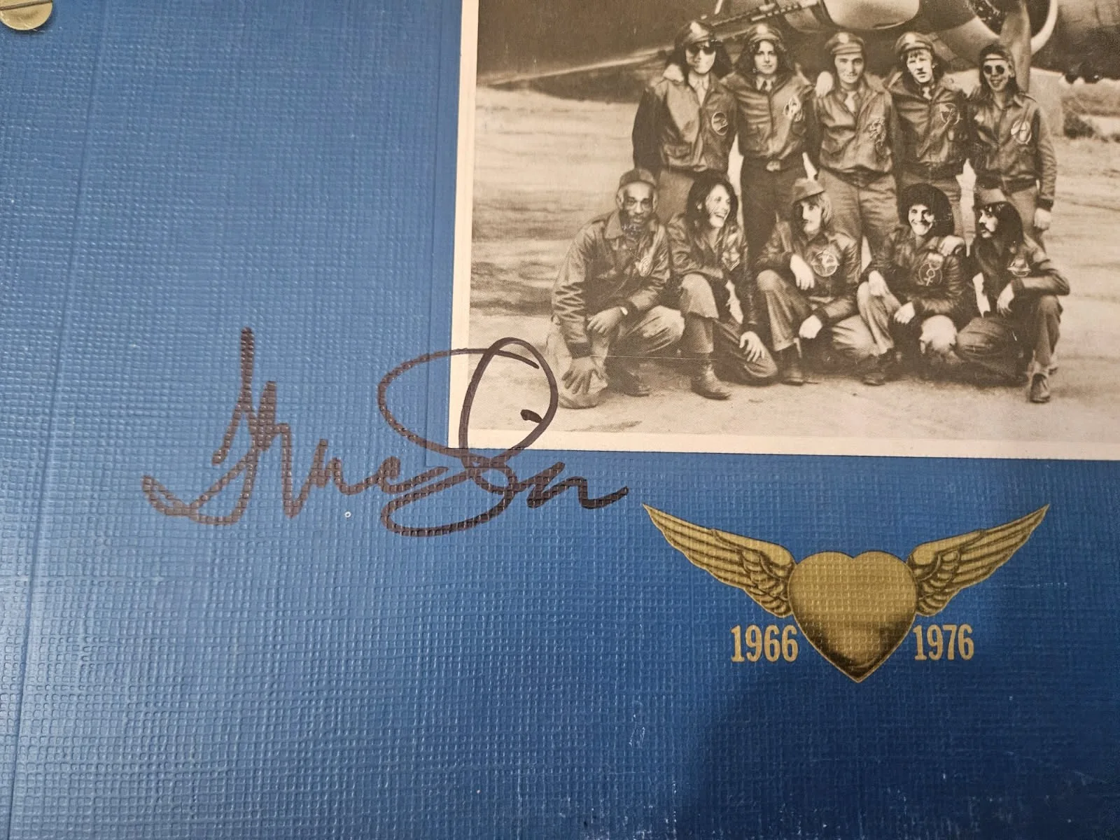 Grace Slick Jefferson Airplane LP Album Flight Log PSA DNA Cert, изображение 2