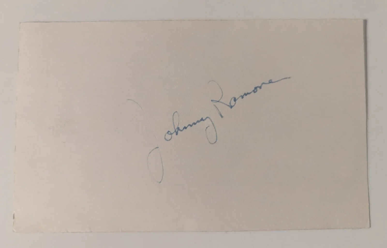 THE RAMONES - Joey Ramone & Johnny Ramone Autographed 3x5 Index cards (Lot of 2), изображение 4