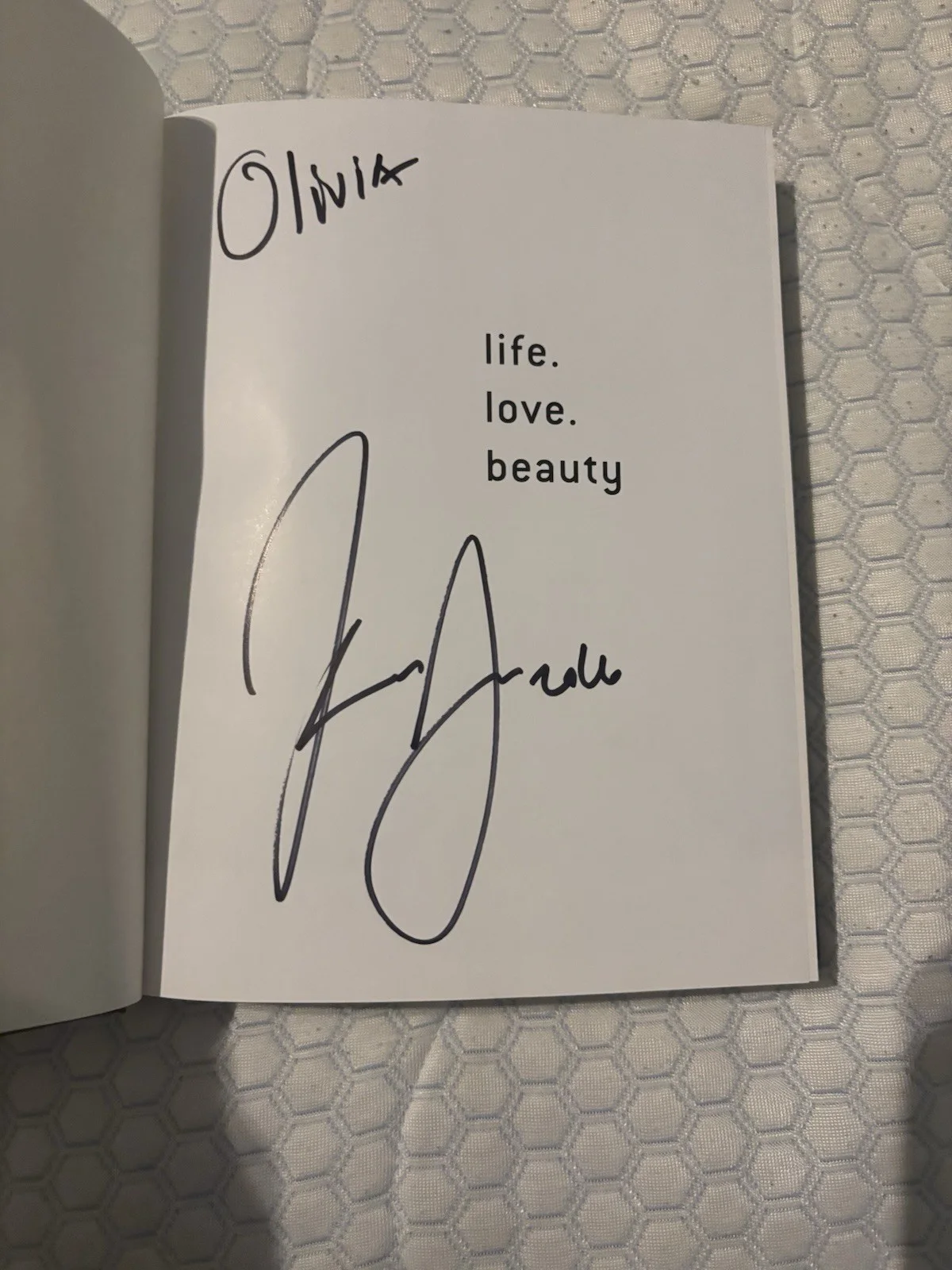 Keegan Allen — SIGNED KEEGAN ALLEN LIFE.LOVE.BEAUTY BOOK PRETTY LITTLE LIARS 1st Ed HC Book DJ, изображение 2