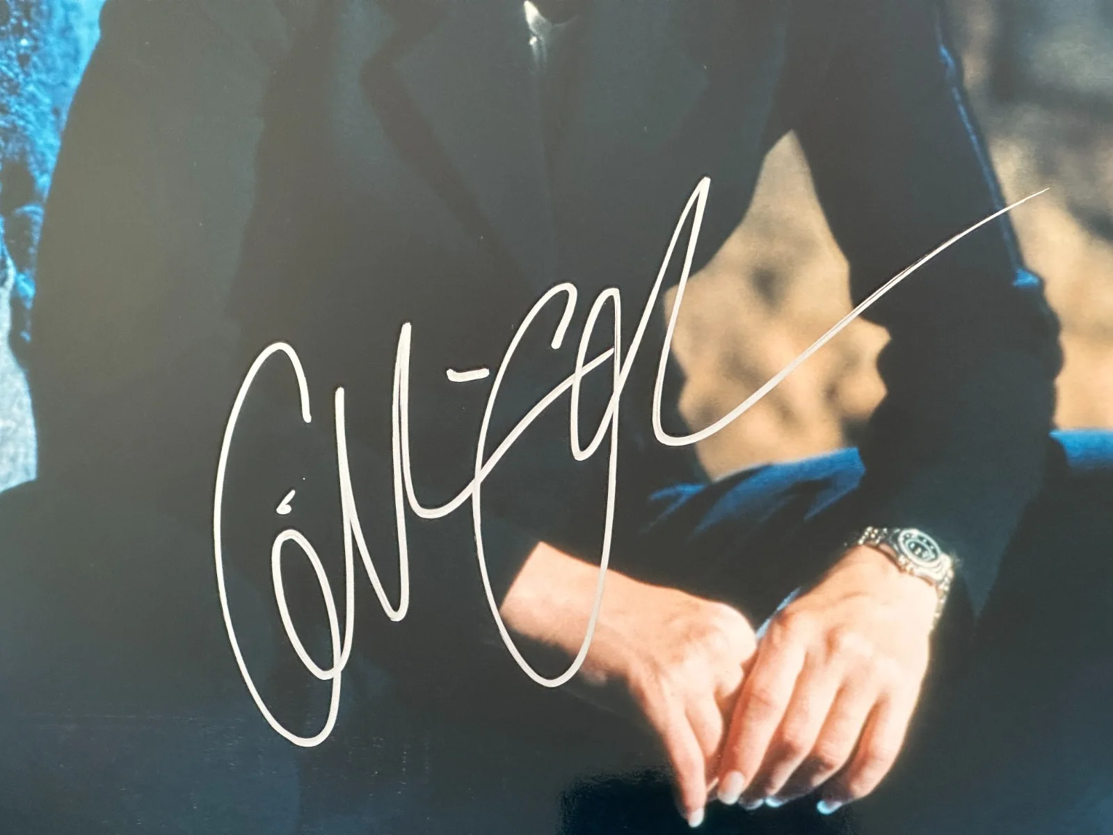 GILLIAN ANDERSON — GILLIAN ANDERSON Signed 16x20 PHOTO Beckett Authenticated (BAS), image 2