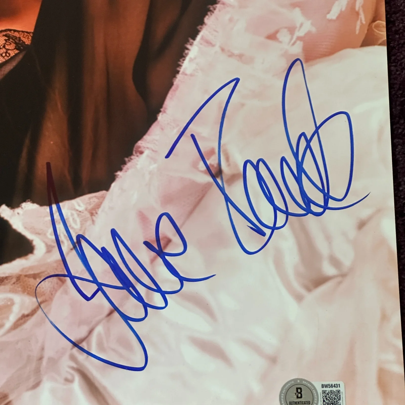 JANE FONDA — JANE FONDA Signed 16x20 PHOTO Beckett Authenticated (BAS), image 2