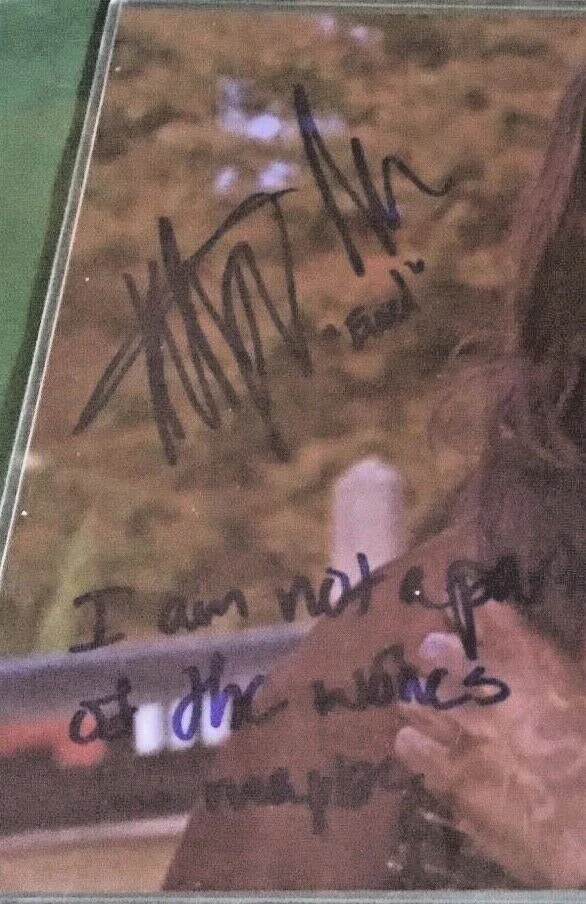 Katelyn Nacon — Katelyn Nacon (Enid) The Walking Dead Signed Autograph 8x10 Photo w/COA, image 2