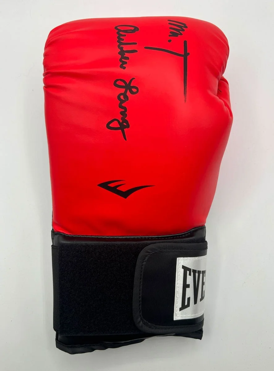 Mr.T — Mr. T SIGNED Boxing Glove Everlast - Rocky III - Clubber Lang - COA & PICTURE, изображение 5