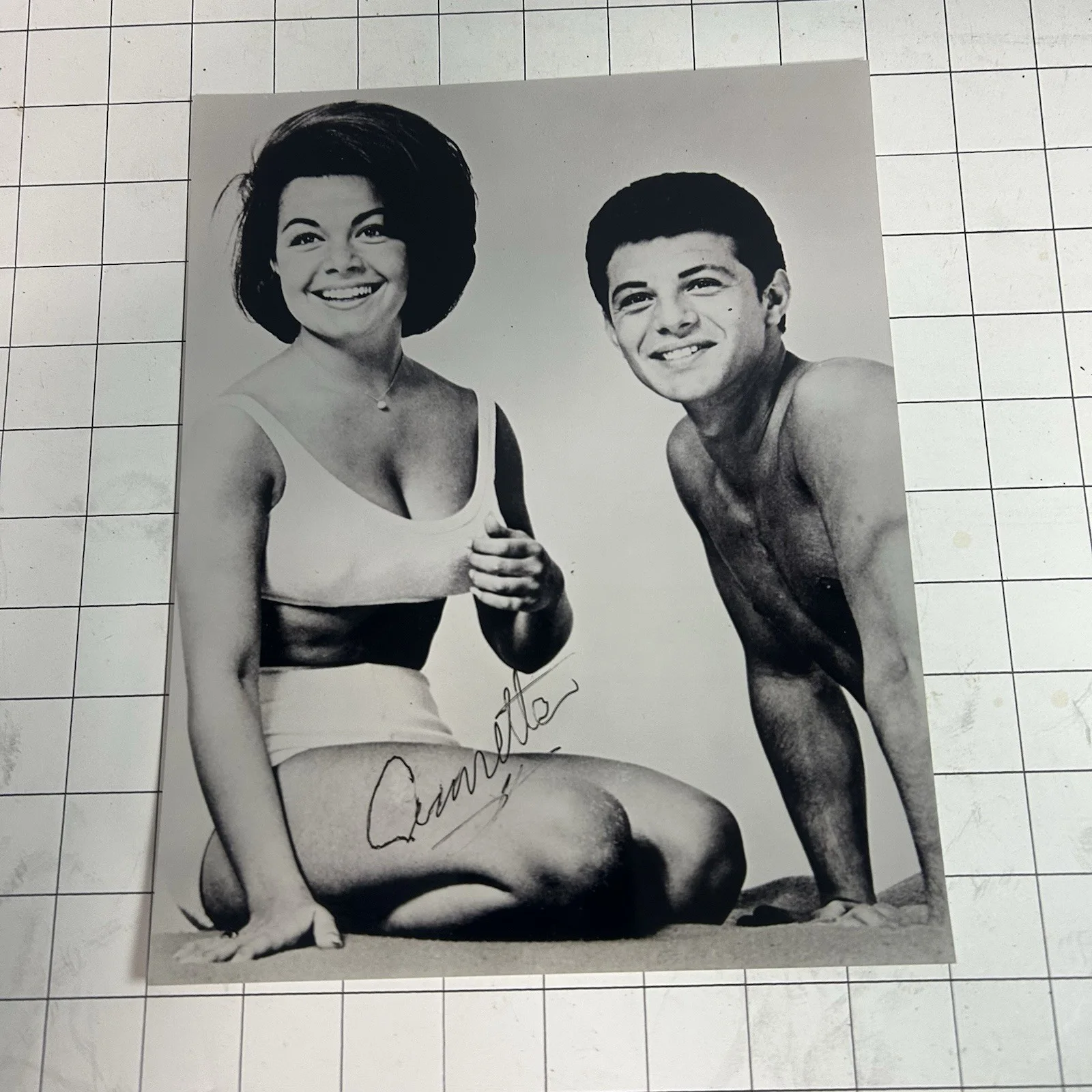 Annette Funicello Signed 8x10 Photo Disney Beach Party Autograph, изображение 3