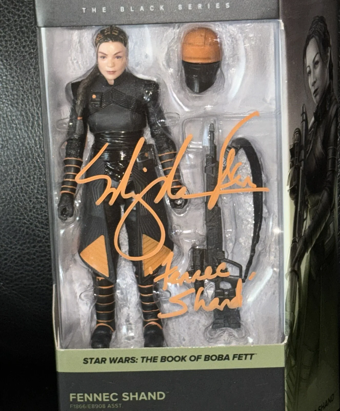 Ming-Na Wen — STAR WARS BLACK SERIES FENNEC SHAND MING-NA WEN SIGNED AUTOGRAPHED WITH COA, изображение 2
