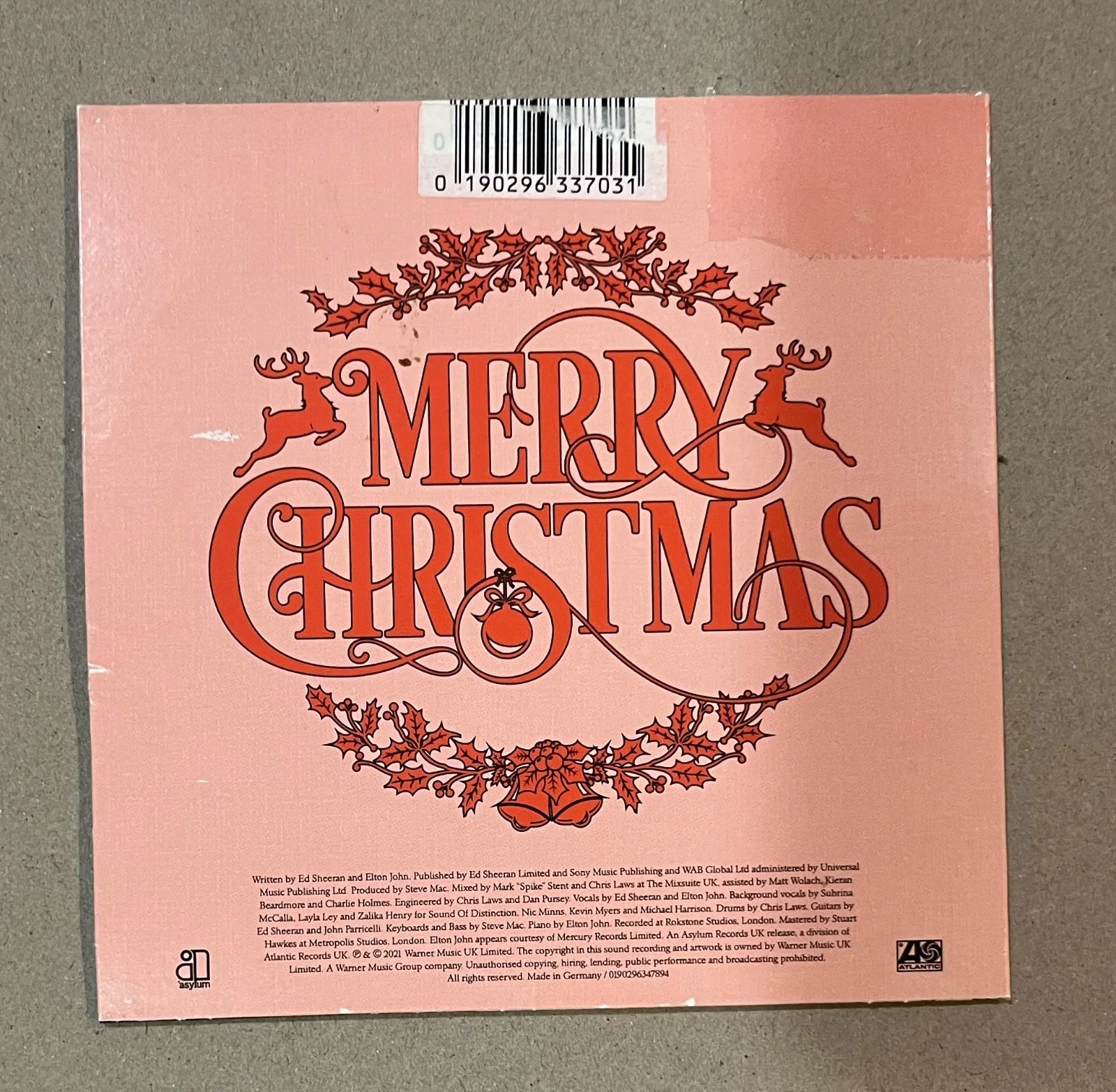 ELTON JOHN Signed Merry Christmas CD Cover PSA/DNA Auto Autograph PSA, image 3