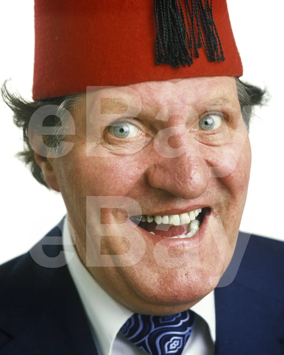 Tommy Cooper 16x12 Photo Poster Print, изображение 4