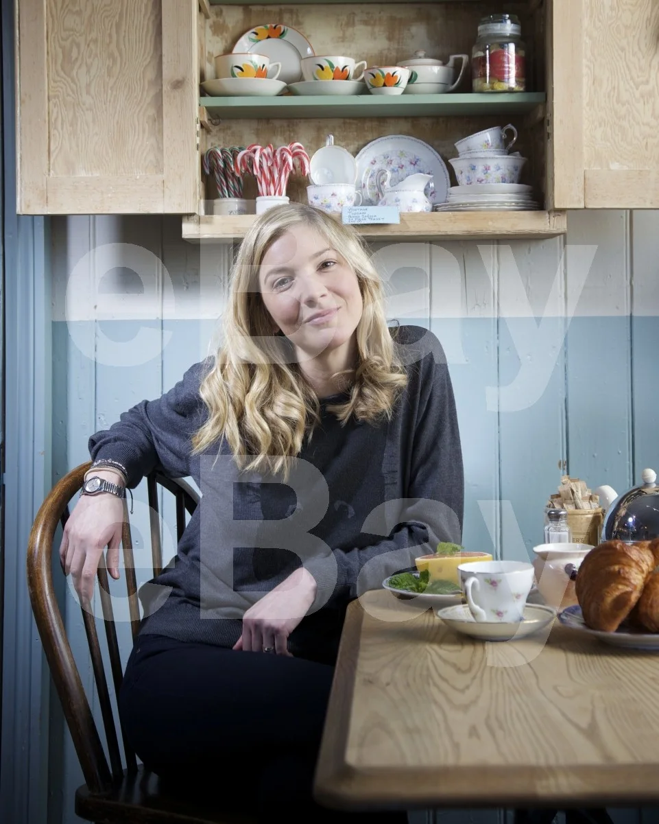 Lisa Faulkner 16x12 Photo Poster Print, image 4