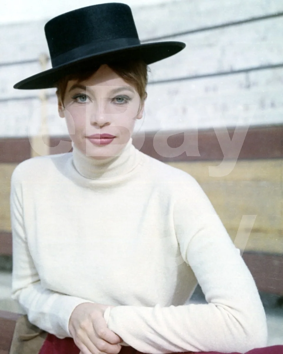 Leslie Caron 16x12 Photo Poster Print, image 4