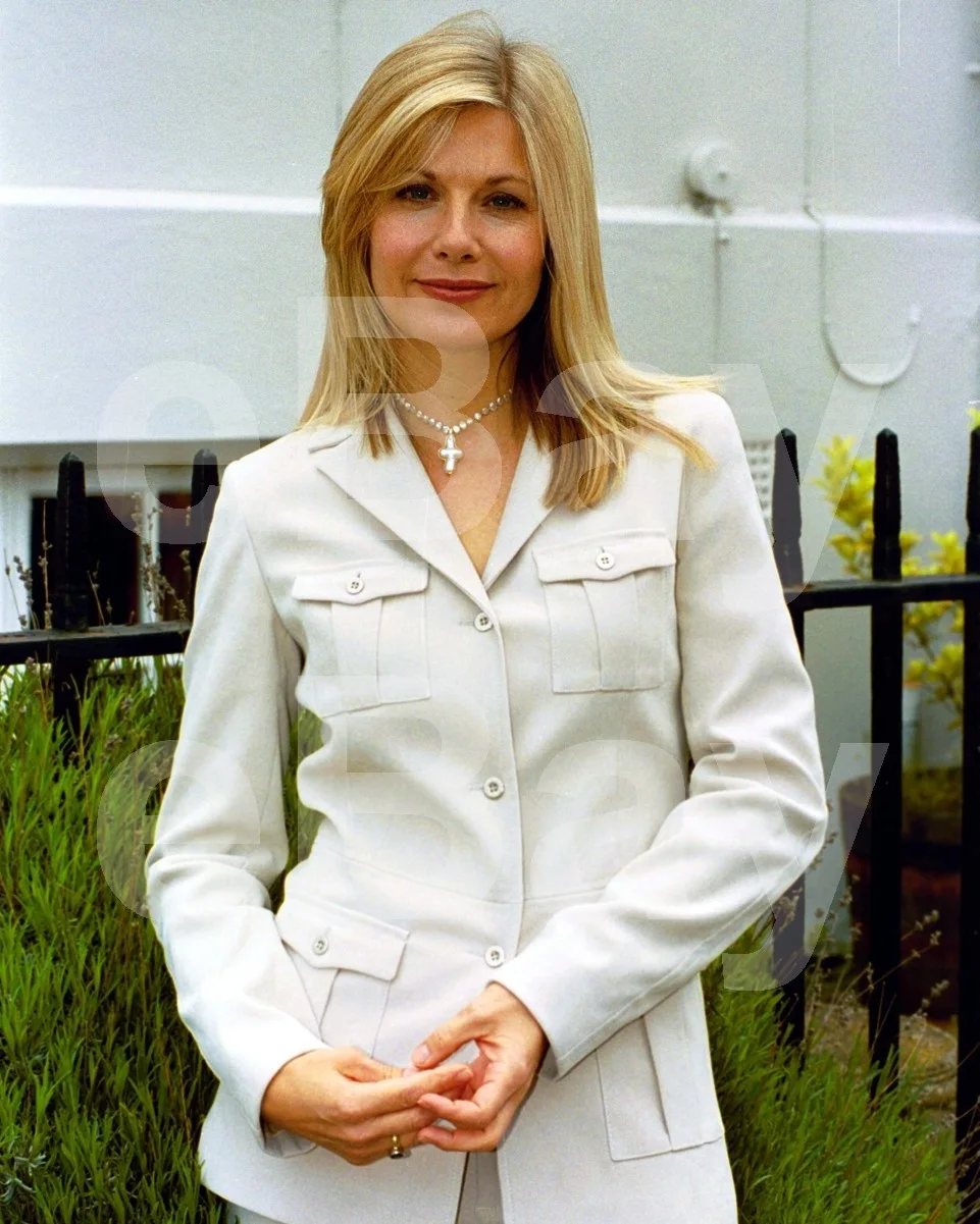Glynis Barber 16x12 Photo Poster Print, изображение 4