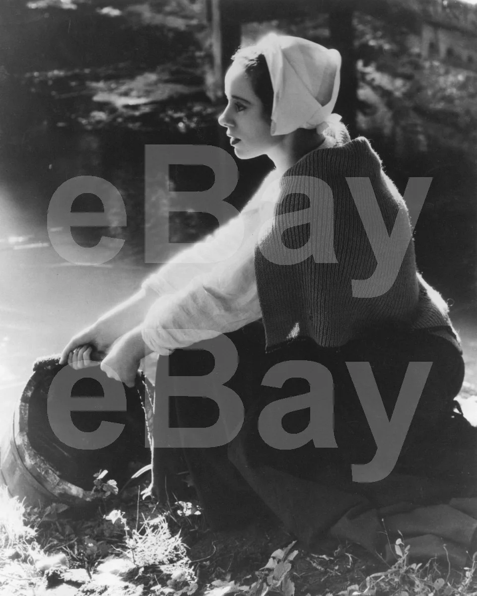 Rembrandt (1936) Elsa Lanchester 16x12 Photo Poster Print, изображение 4