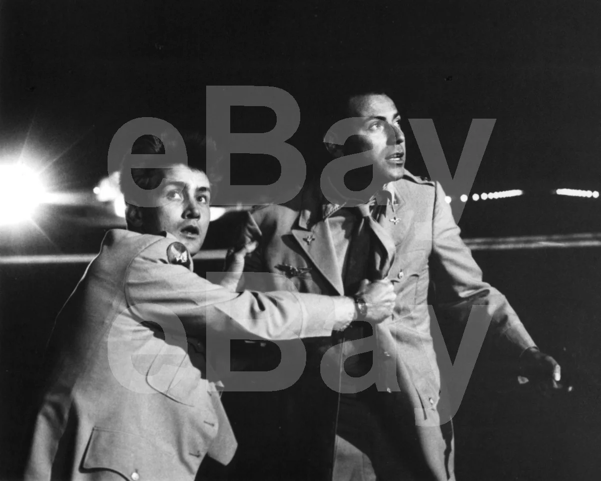 Catch-22 (1970) Martin Sheen, Alan Arkin 16x12 Photo, изображение 4