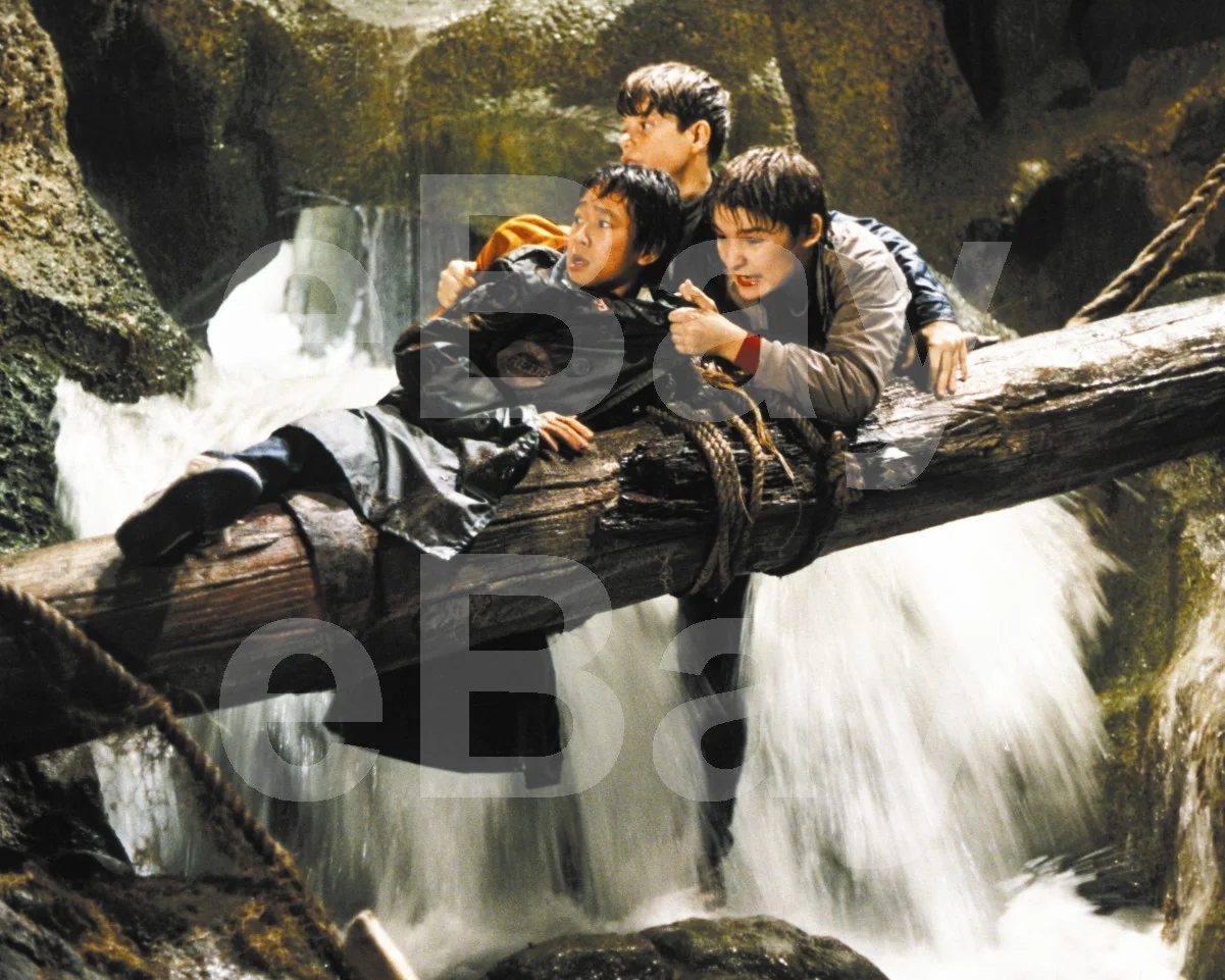 The Goonies (1985) Corey Feldman, Sean Astin, Jonathan Ke Quan 16x12 Photo, image 4