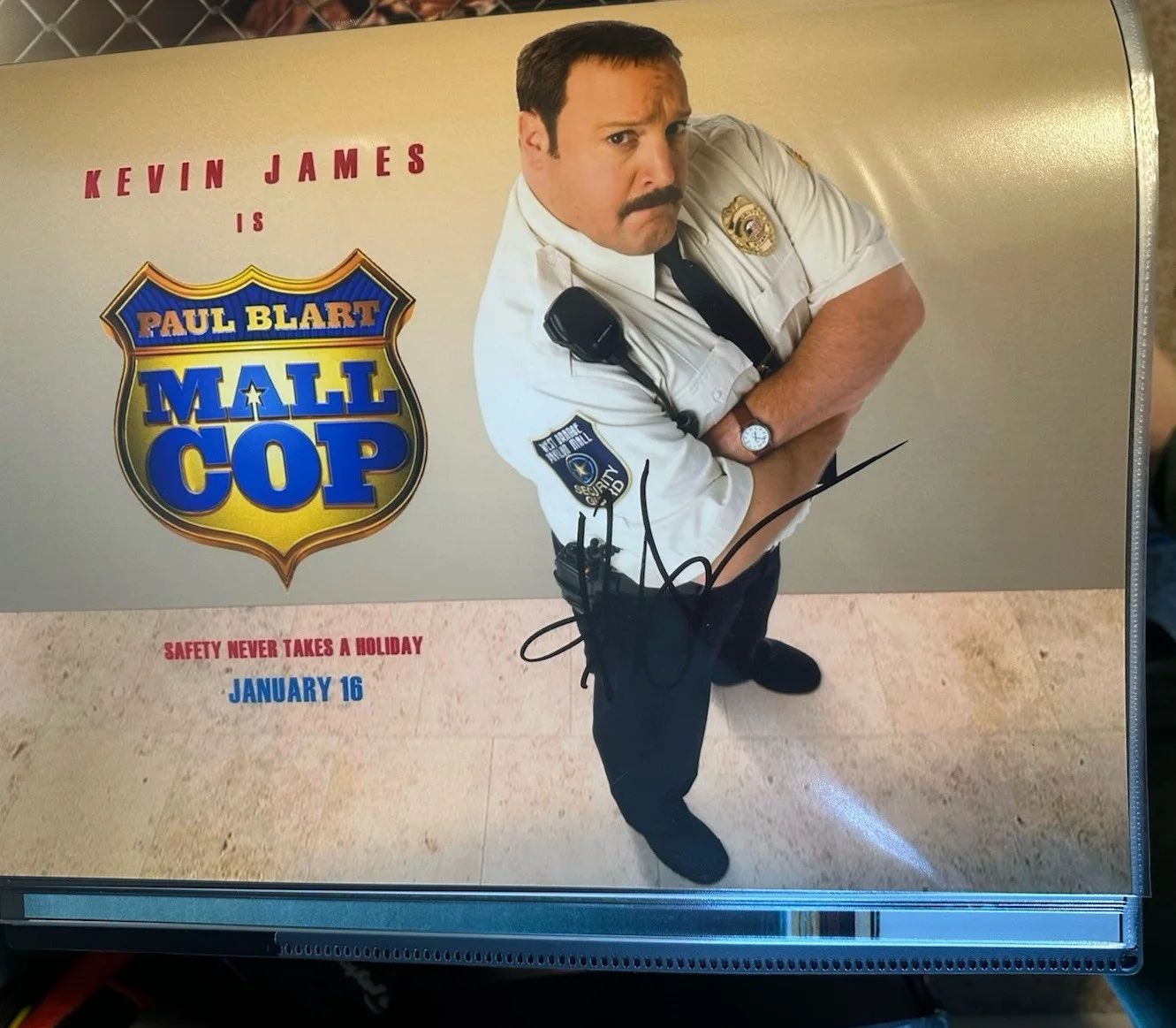 Kevin James — Kevin James Signed 11x14 Photo Autograph Signed Mall Cop! Paul Blart!
