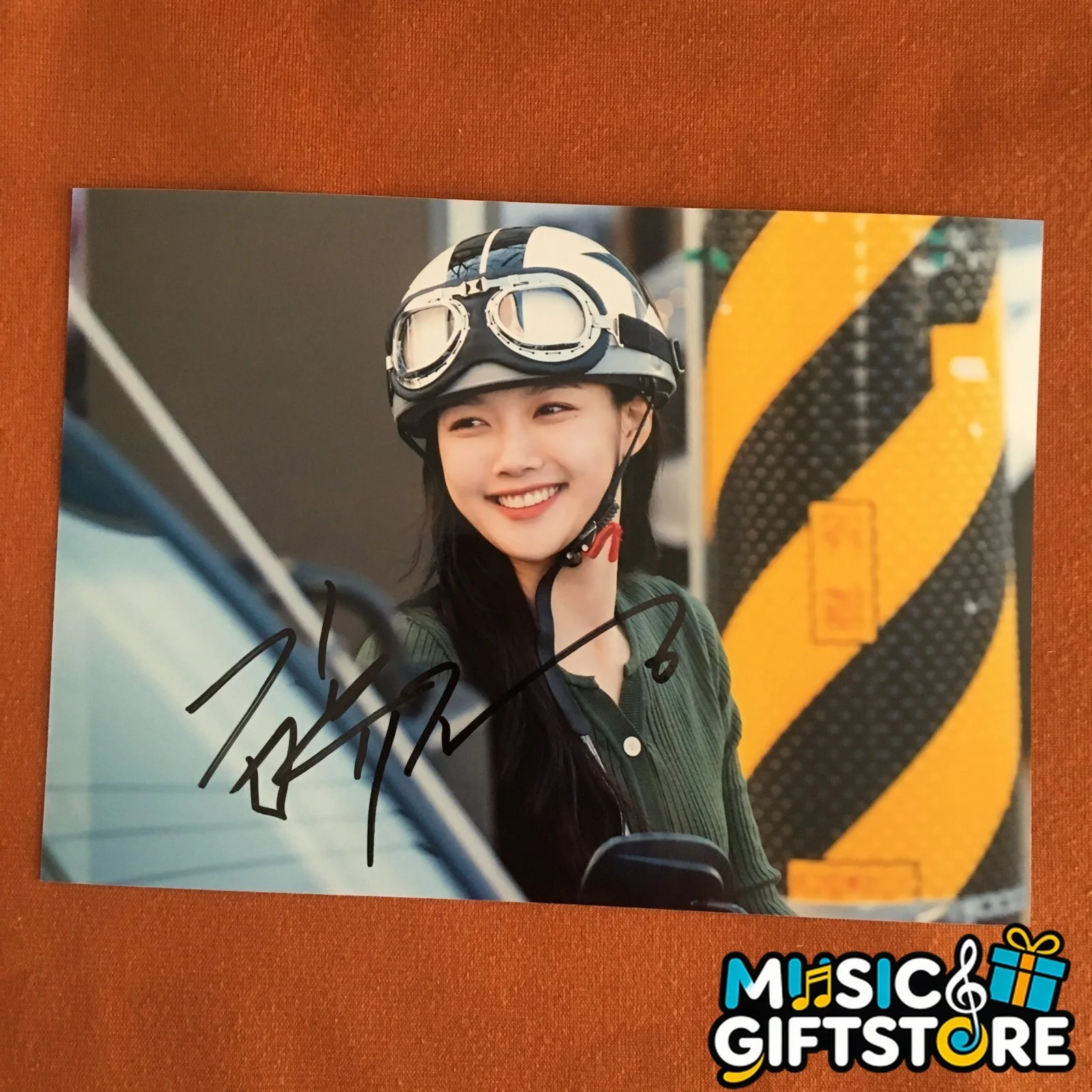 Backstreet Rookie Kim You Jung Autographed Photo K-POP Collection 4*6 2020 #MUGS, изображение 4
