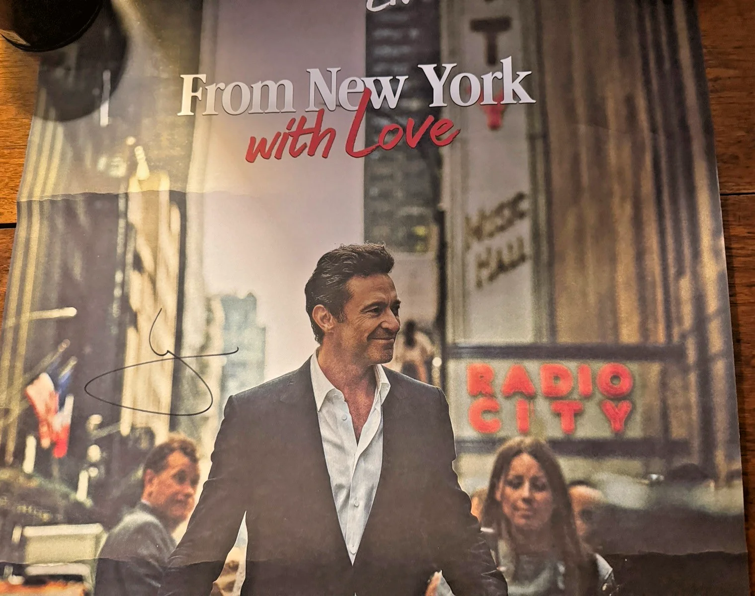 Hugh Jackman — HUGH JACKMAN Live From New York With Love Broadway Signed Poster Radio City Rare, изображение 3