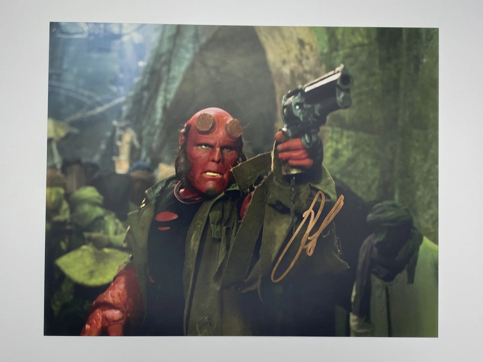Ron Perlman — Ron Perlman Autographed Signed 8x10 Photo 258 West Authentic Hellboy Hand of God