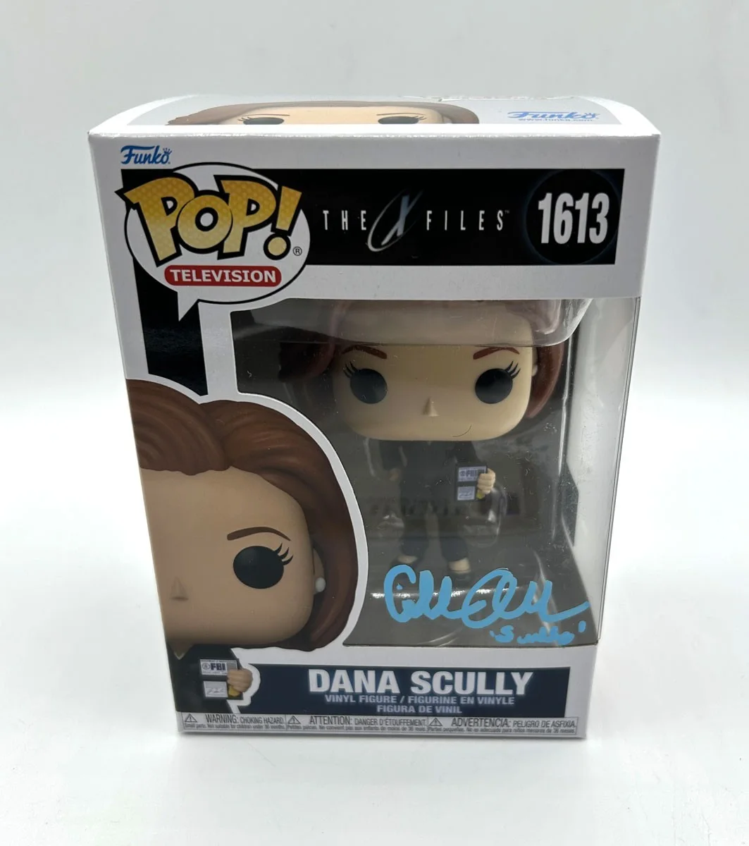 Gillian Anderson — GILLIAN ANDERSON SIGNED Funko POP #1613 Dana Scully from X-Files - COA & PICTURE, image 2