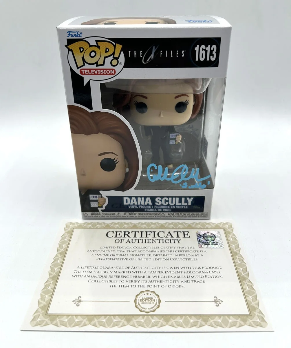 Gillian Anderson — GILLIAN ANDERSON SIGNED Funko POP #1613 Dana Scully from X-Files - COA & PICTURE, image 3