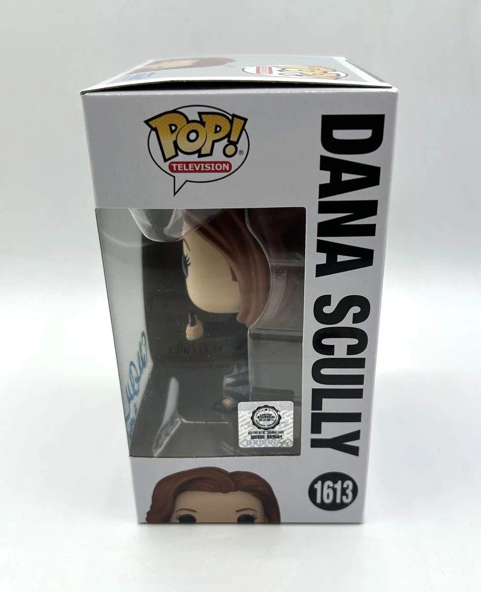 Gillian Anderson — GILLIAN ANDERSON SIGNED Funko POP #1613 Dana Scully from X-Files - COA & PICTURE, image 5