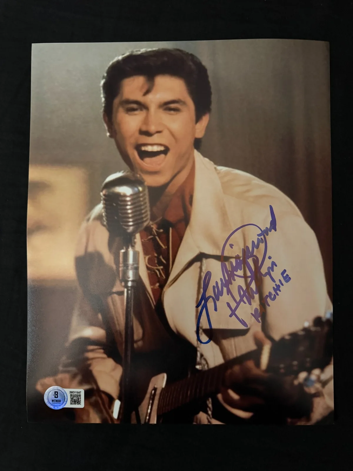 Lou Diamond Phillips — Lou Diamond Phillips signed la bamba 8x10 photo W/ Beckett Witnessed COA