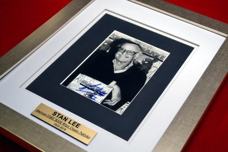 STAN LEE — Rare STAN LEE Signed Autograph Photo, Frame, COA, UACC RD #228 FREE SHIP, image 5