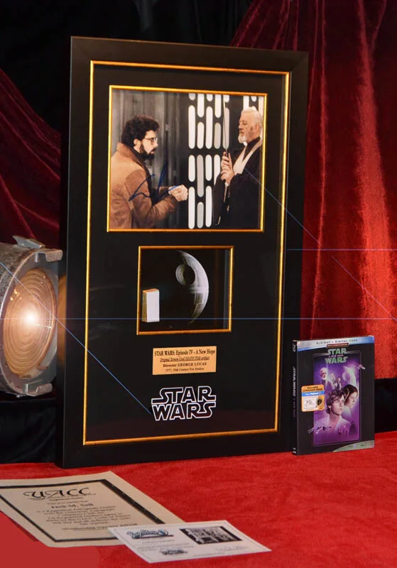 GEORGE LUCAS Signed Rare STAR WARS IV Screen-Used Prop DEATH STAR, COA Frame DVD, изображение 2