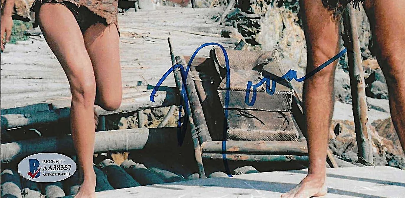 LINDA HARRISON — LINDA HARRISON - PLANET OF THE APES NOVA HAND SIGNED PHOTO 8x10 COA BECKETT, изображение 3