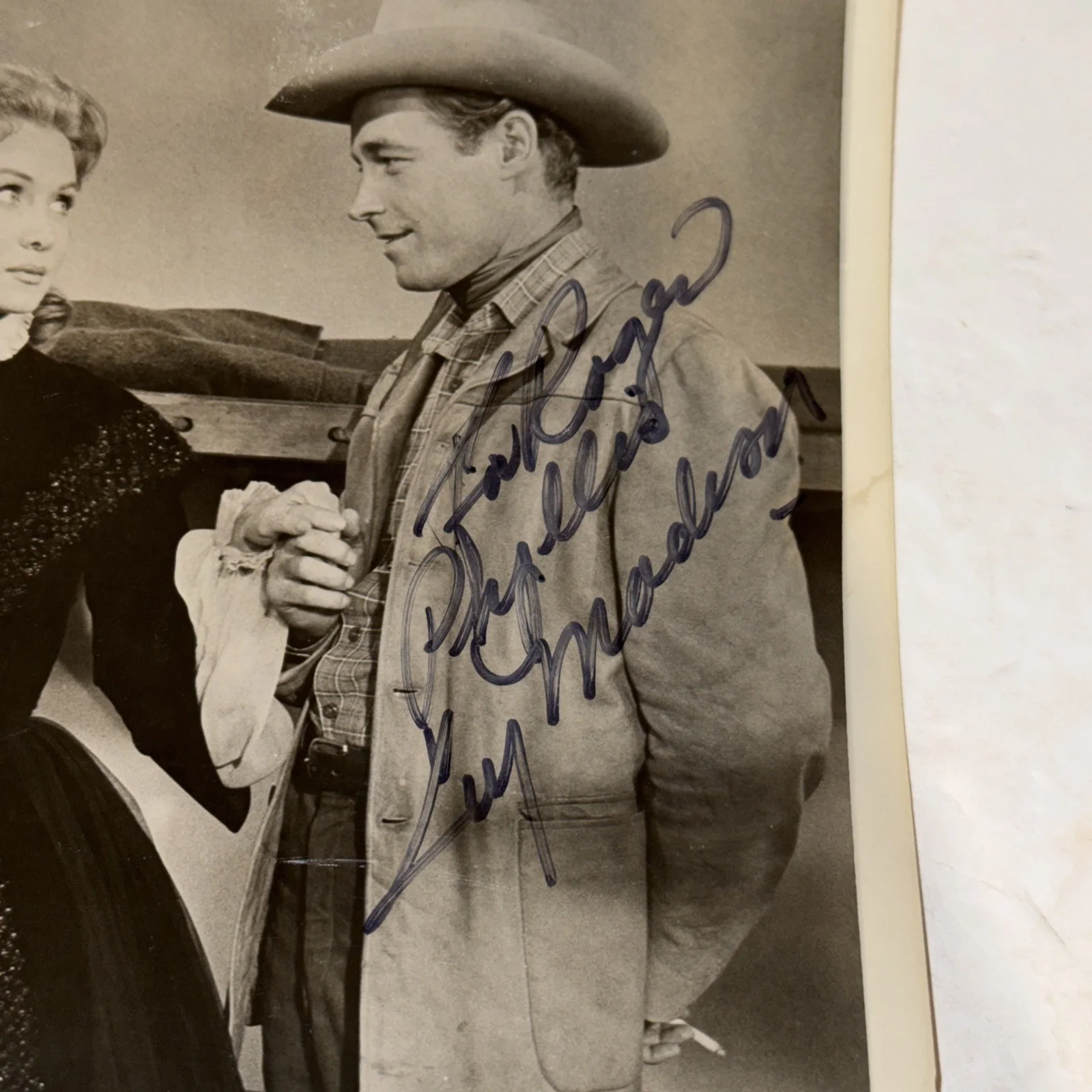Guy Madison — Guy Madison Autograph 8x10 Photo From “Bullwhip”, изображение 2