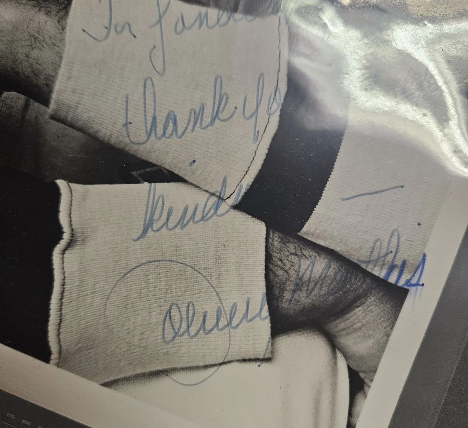 JOHNNY MATHIS SIGNED AUTOGRAPHED 8x10 PHOTO LEGENDARY SINGER GRAMMY KSA COA, image 3
