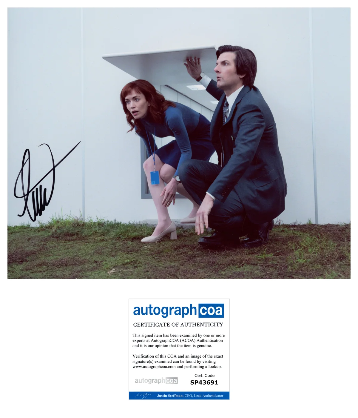 BRITT LOWER SIGNED SEVERANCE HELLY 8x10 PHOTO F w/EXACT PROOF & AUTOGRAPH COA, изображение 2