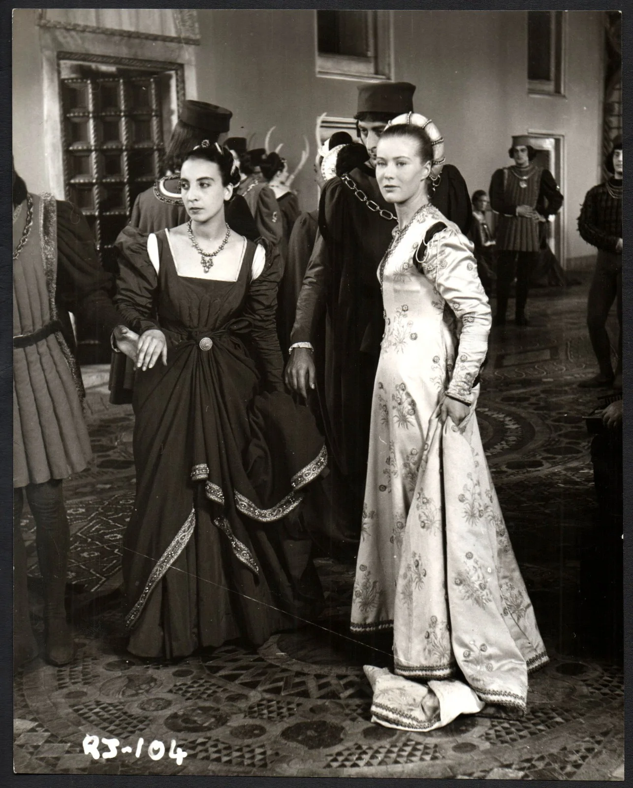 ROMEO AND JULIET 1954 Renato Castellani, Susan Shentall Laurence Harvey 4 STILLS, изображение 4