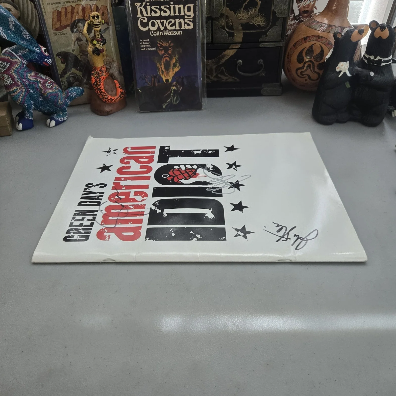 Green Day's American Idiot CAST SIGNED Tour Book, изображение 5