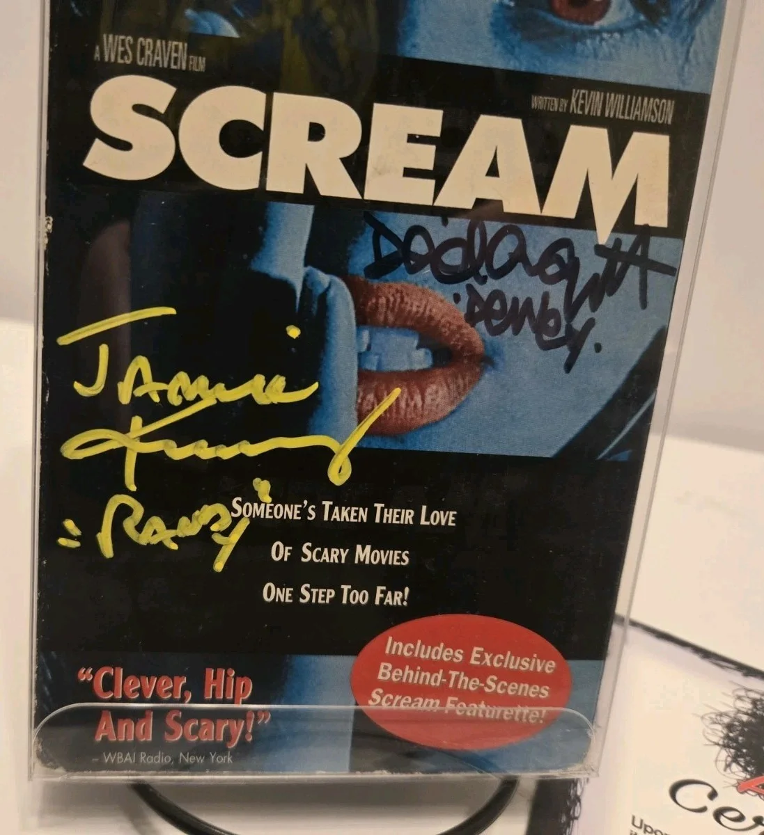 David Arquette Jamie Kennedy — Scream 1996 VHS Dual Signed Arquette Kennedy AUTO COA Rare Neve Eyes Cover, image 2
